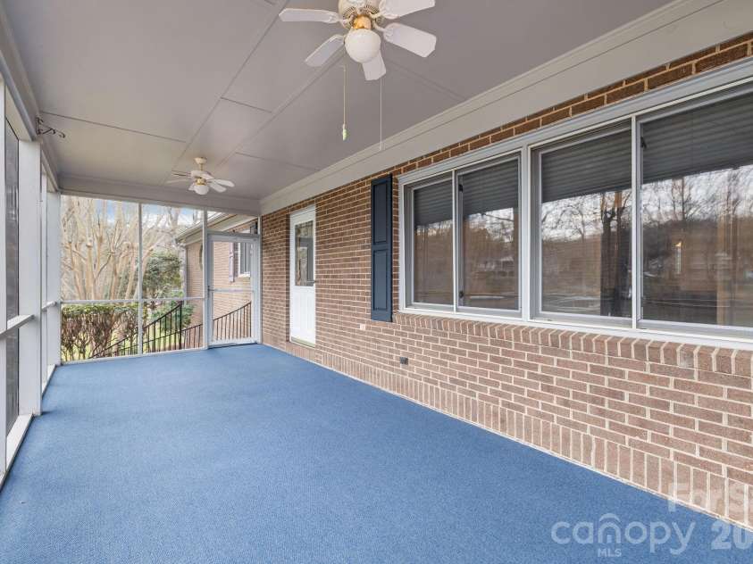 8420 Catawba Cove Drive, Belmont, NC 28012.  MLS# CAR4335294, YatesRealty ID 3617. 
