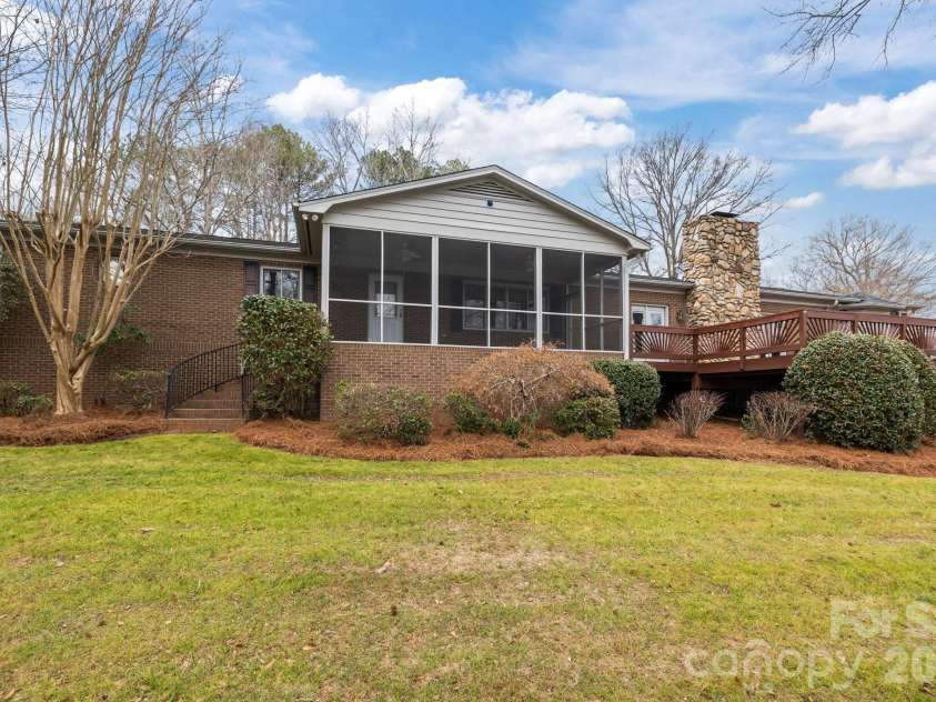 8420 Catawba Cove Drive, Belmont, NC 28012.  MLS# CAR4335294, YatesRealty ID 3617. 