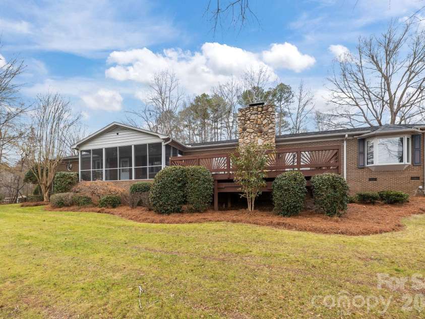 8420 Catawba Cove Drive, Belmont, NC 28012.  MLS# CAR4335294, YatesRealty ID 3617. 