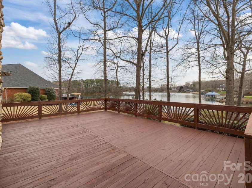 8420 Catawba Cove Drive, Belmont, NC 28012.  MLS# CAR4335294, YatesRealty ID 3617. 