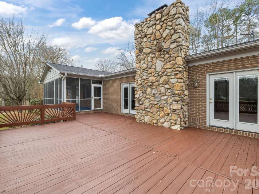 8420 Catawba Cove Drive, Belmont, NC 28012.  MLS# CAR4335294, YatesRealty ID 3617. 