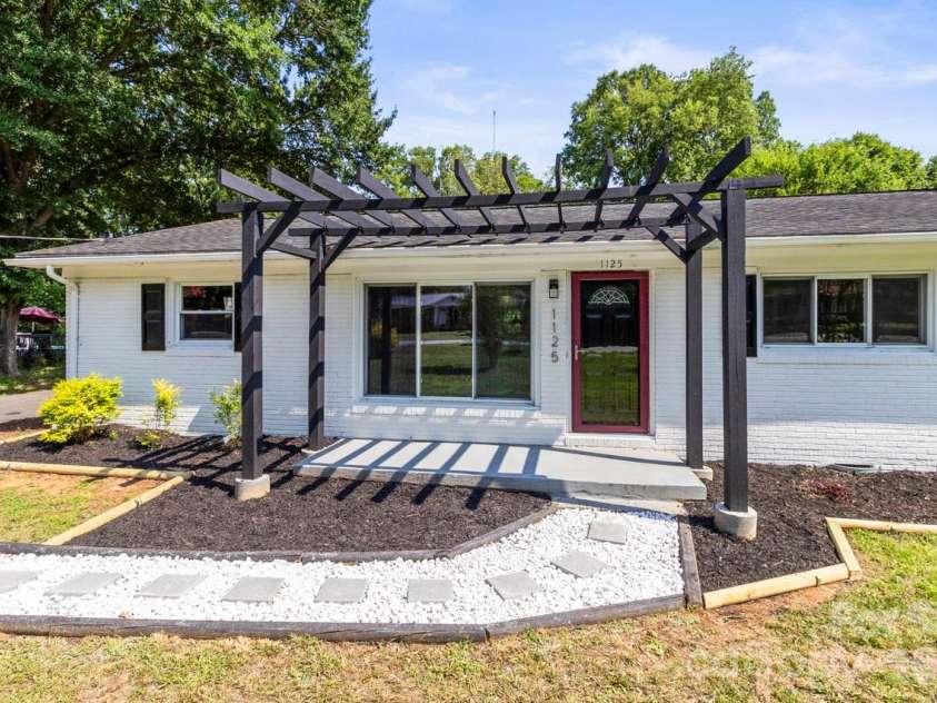 1125 Rembrandt Drive, Concord, NC 28027.  MLS# CAR4399350, YatesRealty ID 36170. 