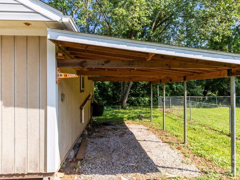 1125 Rembrandt Drive, Concord, NC 28027.  MLS# CAR4399350, YatesRealty ID 36170. 