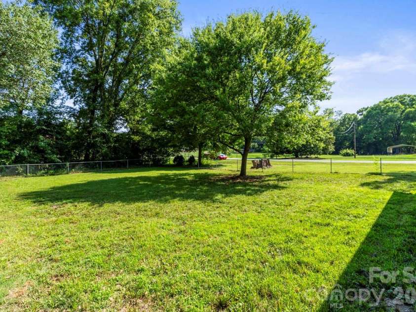 1125 Rembrandt Drive, Concord, NC 28027.  MLS# CAR4399350, YatesRealty ID 36170. 