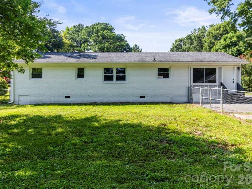 1125 Rembrandt Drive, Concord, NC 28027.  MLS# CAR4399350, YatesRealty ID 36170. 
