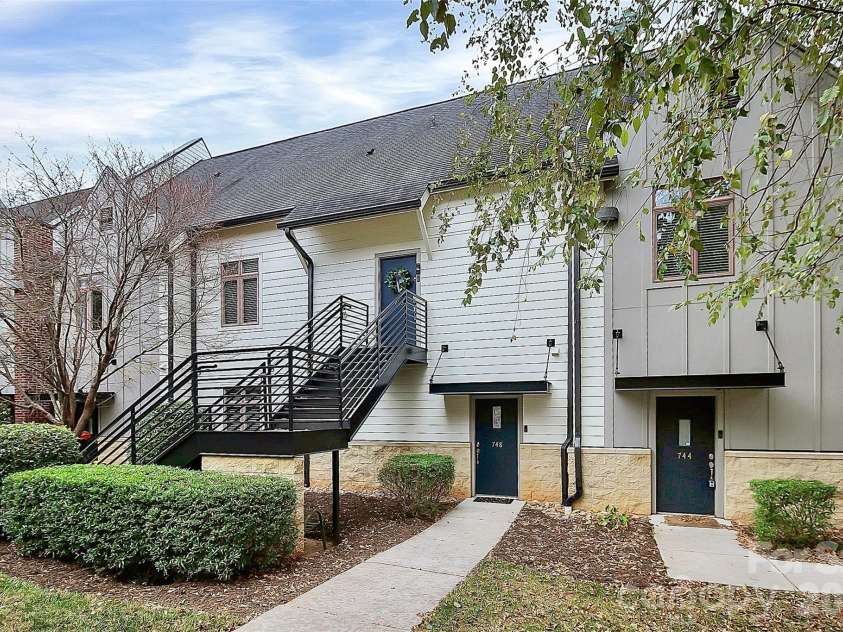748 Cotton Gin Alley, Davidson, NC 28036.  MLS# CAR4402727, YatesRealty ID 36173. Main entry level