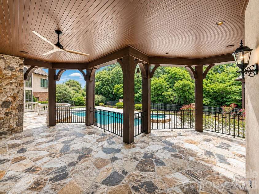 8600 Longview Club Drive, Waxhaw, NC 28173.  MLS# CAR4401470, YatesRealty ID 36174. 