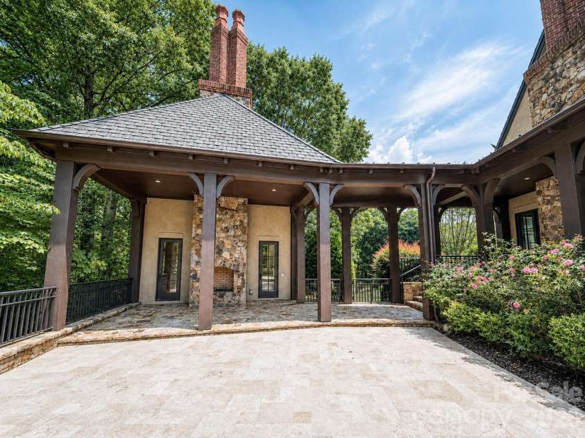 8600 Longview Club Drive, Waxhaw, NC 28173.  MLS# CAR4401470, YatesRealty ID 36174. 