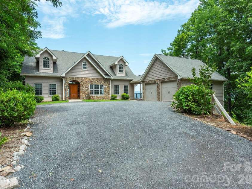 301 Oak Winds Drive, Old Fort, NC 28762.  MLS# CAR4399378, YatesRealty ID 36175. 
