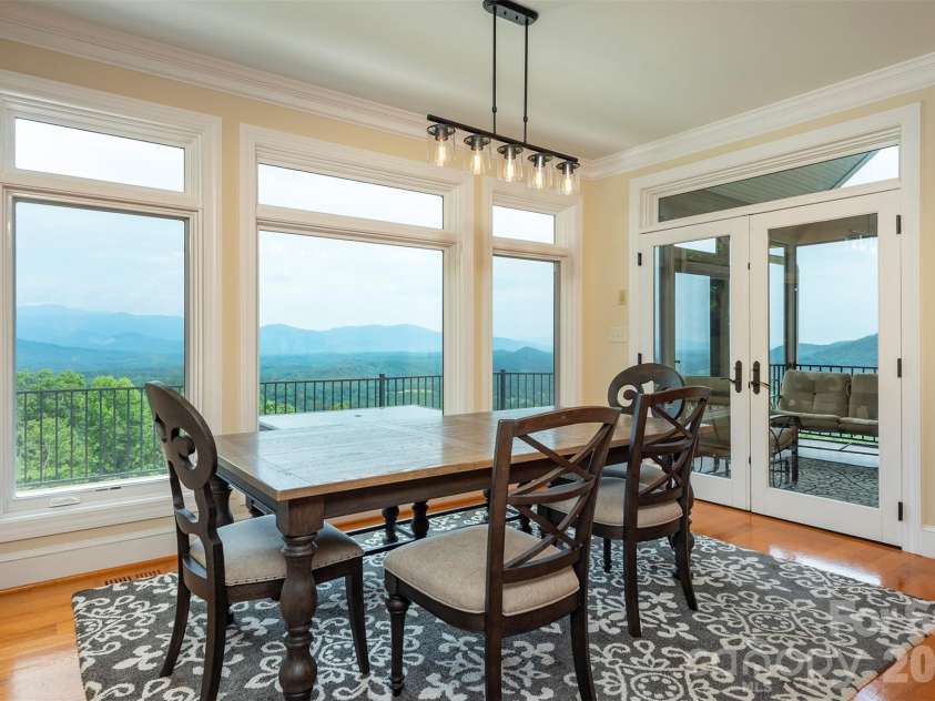 301 Oak Winds Drive, Old Fort, NC 28762.  MLS# CAR4399378, YatesRealty ID 36175. Kitchen dining