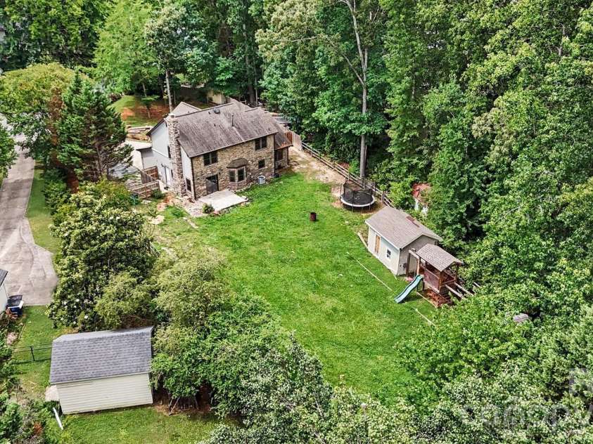 3017 Mill Stream Court, Matthews, NC 28104.  MLS# CAR4396234, YatesRealty ID 36176. 