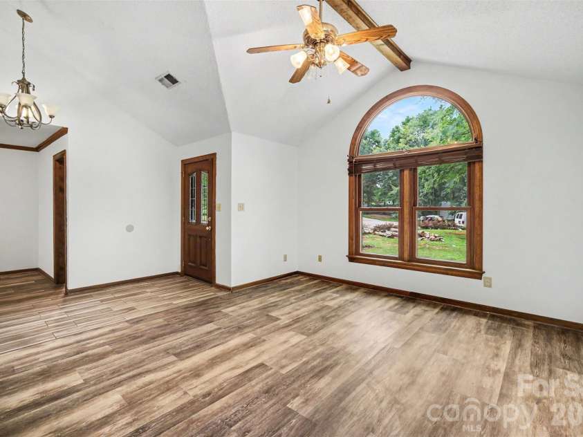 3017 Mill Stream Court, Matthews, NC 28104.  MLS# CAR4396234, YatesRealty ID 36176. 