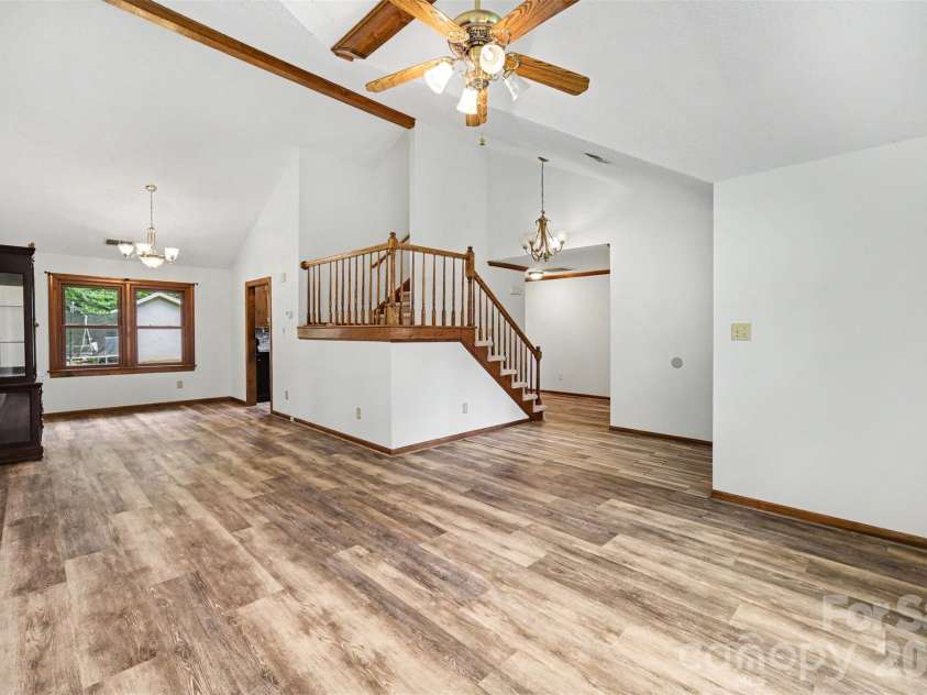 3017 Mill Stream Court, Matthews, NC 28104.  MLS# CAR4396234, YatesRealty ID 36176. 