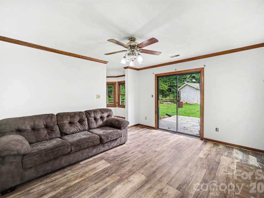 3017 Mill Stream Court, Matthews, NC 28104.  MLS# CAR4396234, YatesRealty ID 36176. 