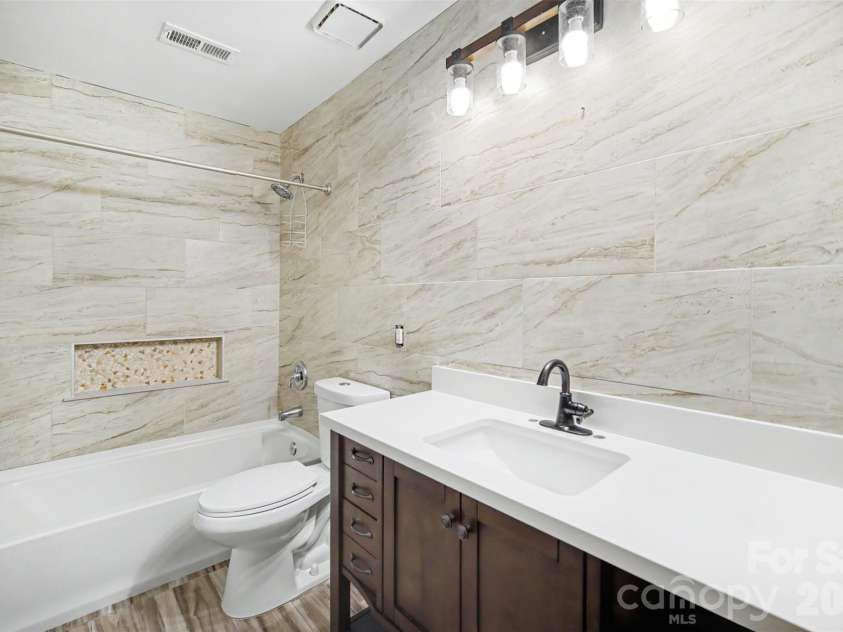 3017 Mill Stream Court, Matthews, NC 28104.  MLS# CAR4396234, YatesRealty ID 36176. 