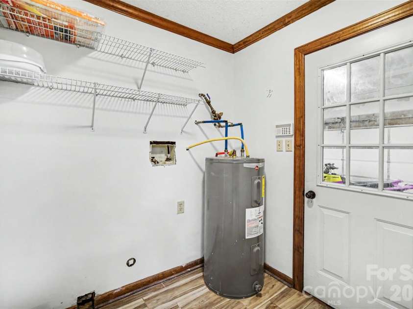 3017 Mill Stream Court, Matthews, NC 28104.  MLS# CAR4396234, YatesRealty ID 36176. 