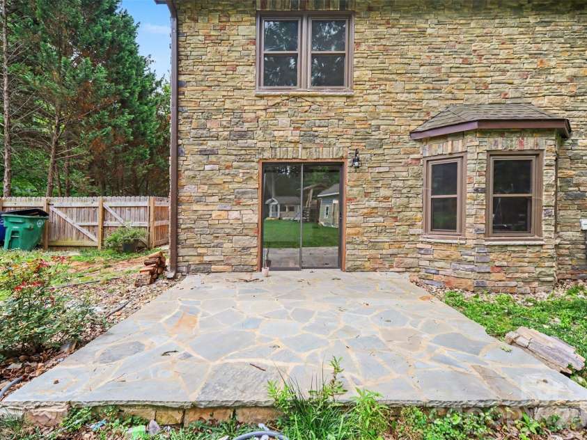 3017 Mill Stream Court, Matthews, NC 28104.  MLS# CAR4396234, YatesRealty ID 36176. 