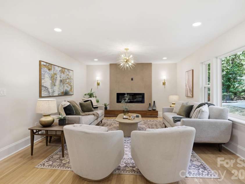 5515 Doncaster Drive, Charlotte, NC 28211.  MLS# CAR4399766, YatesRealty ID 36178. 