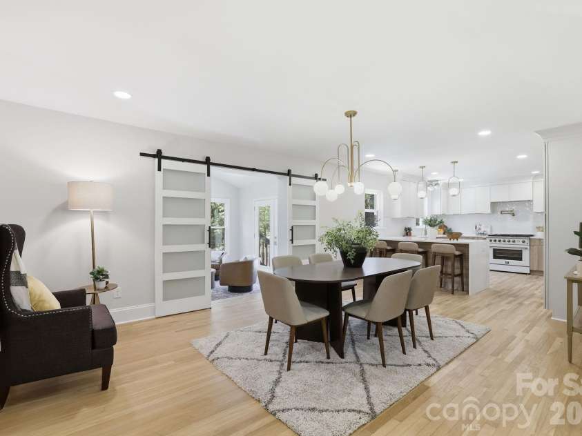 5515 Doncaster Drive, Charlotte, NC 28211.  MLS# CAR4399766, YatesRealty ID 36178. 