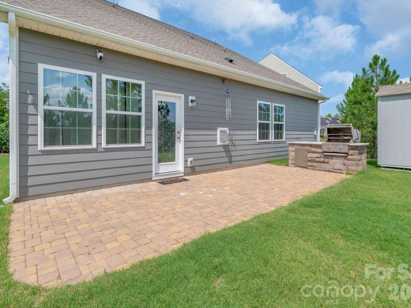 17713 Yarwill Court, Charlotte, NC 28278.  MLS# CAR4400457, YatesRealty ID 36179. 