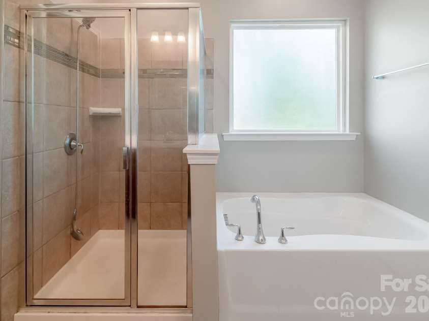 17713 Yarwill Court, Charlotte, NC 28278.  MLS# CAR4400457, YatesRealty ID 36179. 