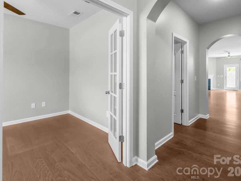 17713 Yarwill Court, Charlotte, NC 28278.  MLS# CAR4400457, YatesRealty ID 36179. Office