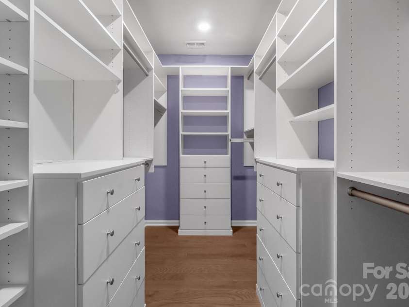 17713 Yarwill Court, Charlotte, NC 28278.  MLS# CAR4400457, YatesRealty ID 36179. Primary closet