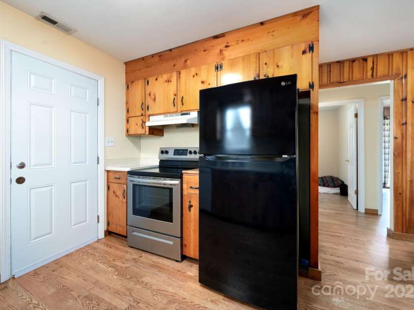 193 Dogwood Road, Candler, NC 28715.  MLS# CAR4239216, YatesRealty ID 3618. 