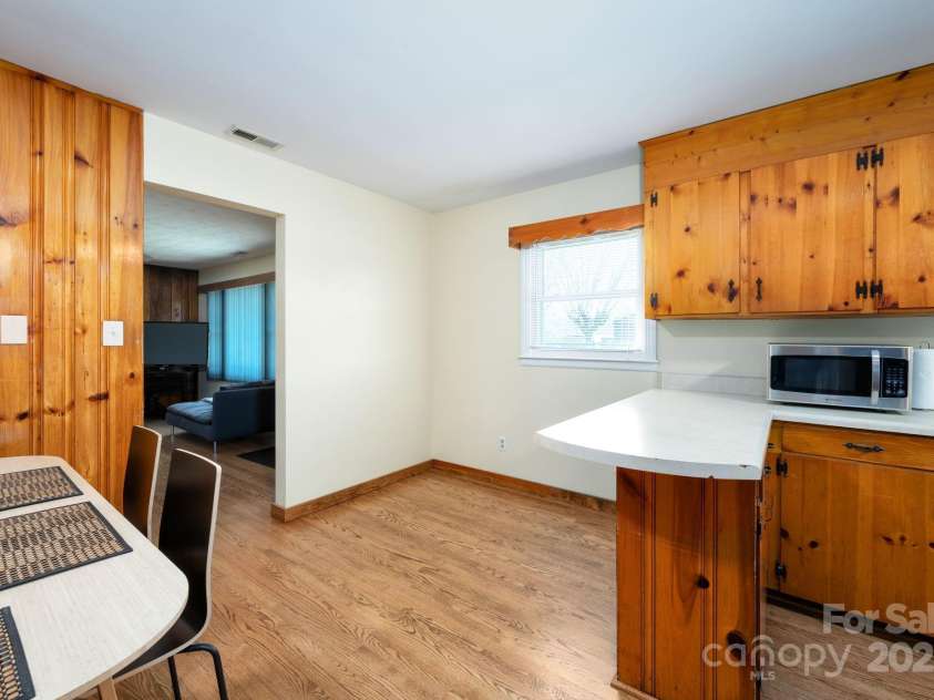 193 Dogwood Road, Candler, NC 28715.  MLS# CAR4239216, YatesRealty ID 3618. 