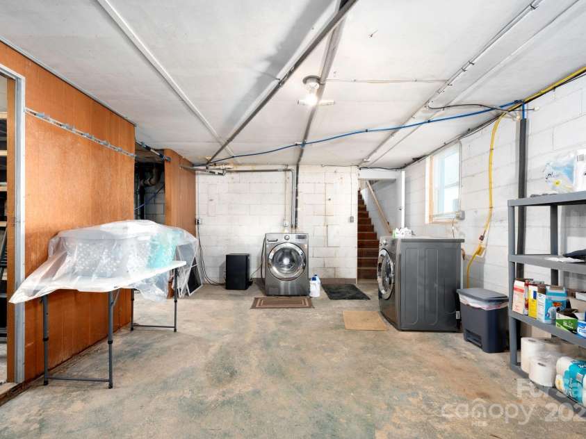 193 Dogwood Road, Candler, NC 28715.  MLS# CAR4239216, YatesRealty ID 3618. 