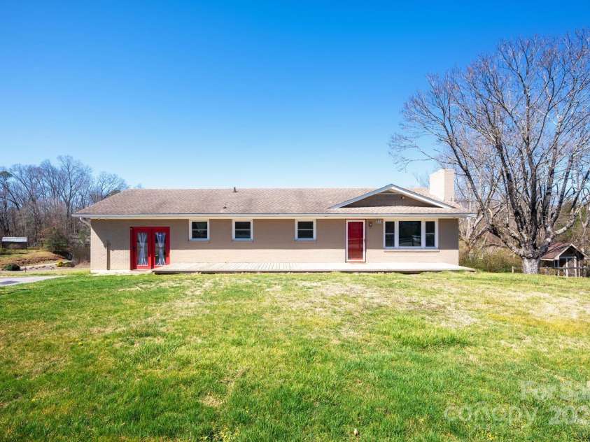 193 Dogwood Road, Candler, NC 28715.  MLS# CAR4239216, YatesRealty ID 3618. 