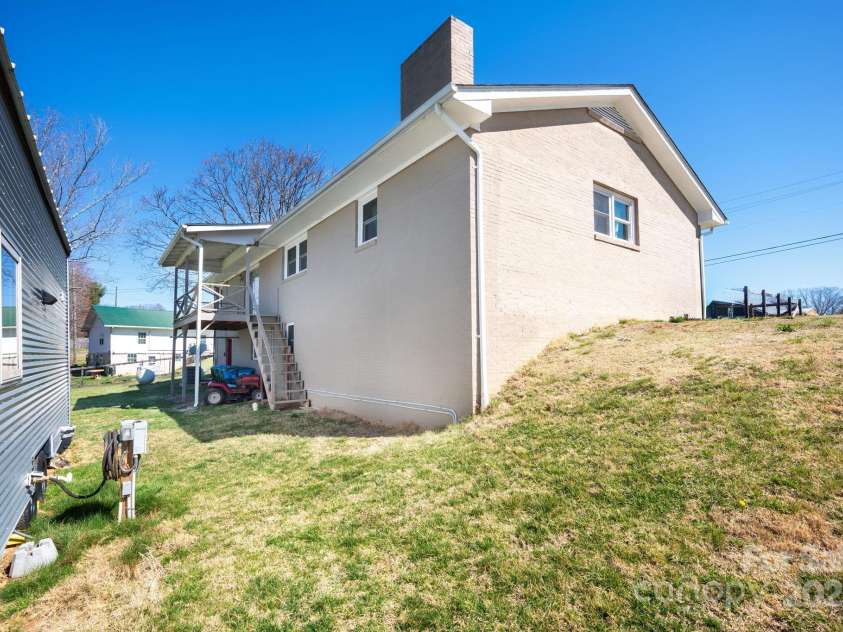 193 Dogwood Road, Candler, NC 28715.  MLS# CAR4239216, YatesRealty ID 3618. 