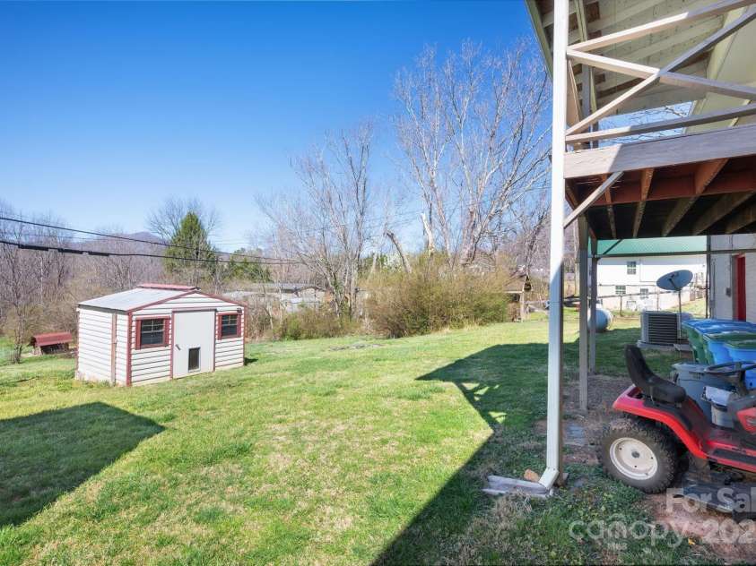 193 Dogwood Road, Candler, NC 28715.  MLS# CAR4239216, YatesRealty ID 3618. 