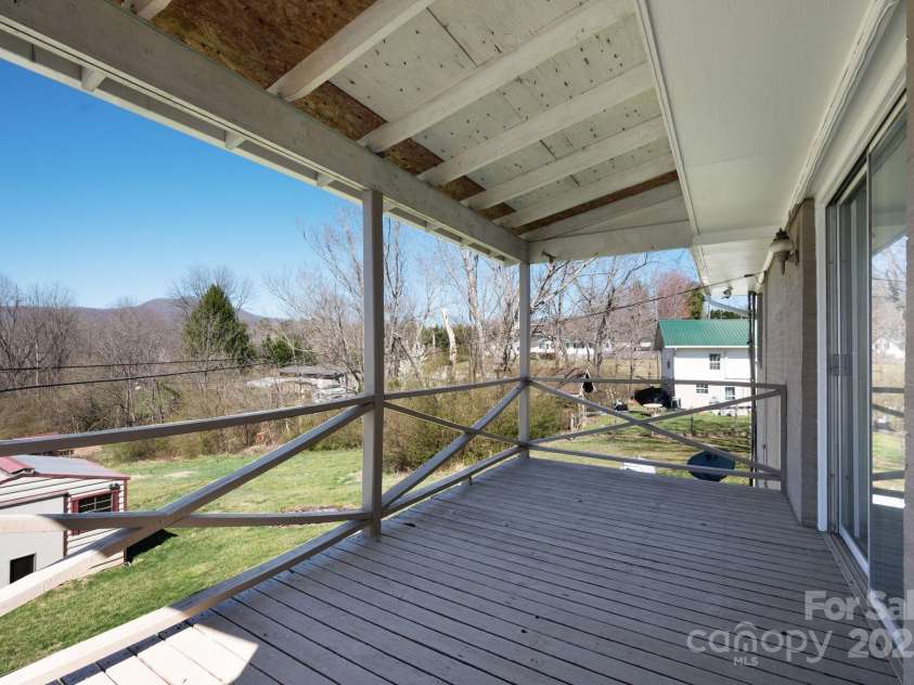 193 Dogwood Road, Candler, NC 28715.  MLS# CAR4239216, YatesRealty ID 3618. 