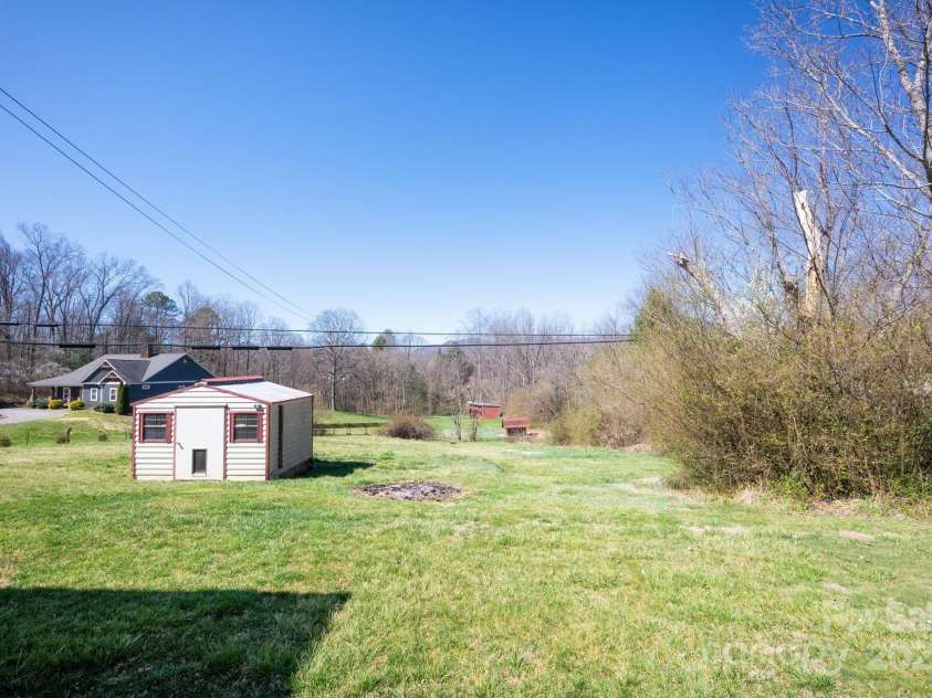 193 Dogwood Road, Candler, NC 28715.  MLS# CAR4239216, YatesRealty ID 3618. 
