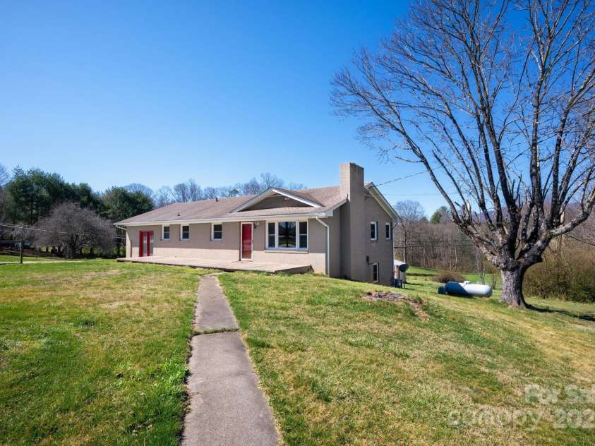 193 Dogwood Road, Candler, NC 28715.  MLS# CAR4239216, YatesRealty ID 3618. 