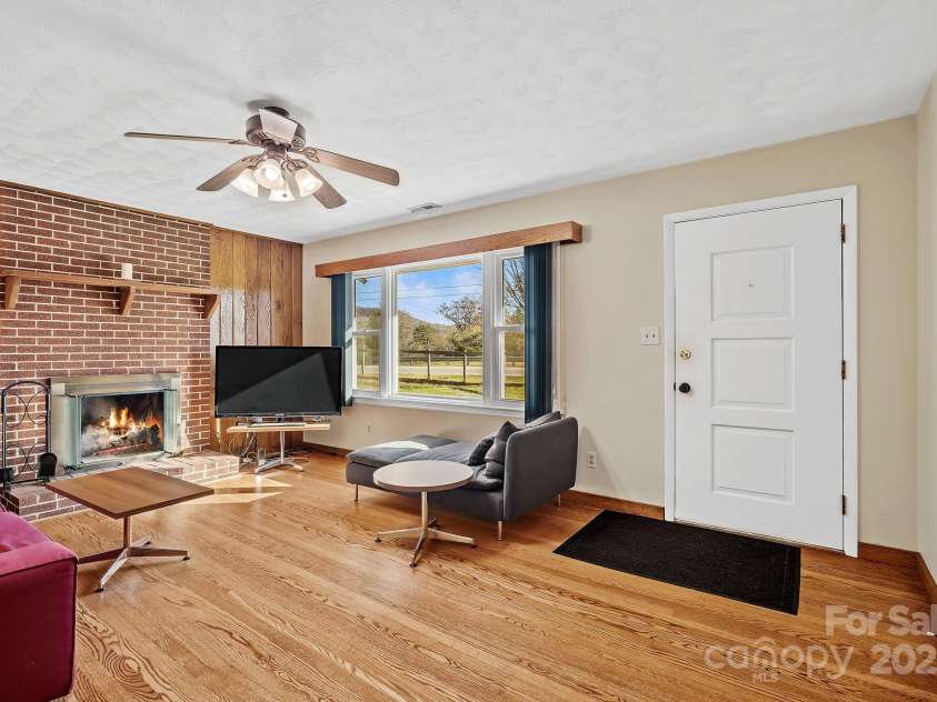 193 Dogwood Road, Candler, NC 28715.  MLS# CAR4319427, YatesRealty ID 3618. 