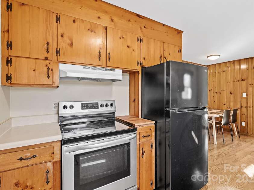 193 Dogwood Road, Candler, NC 28715.  MLS# CAR4319427, YatesRealty ID 3618. 