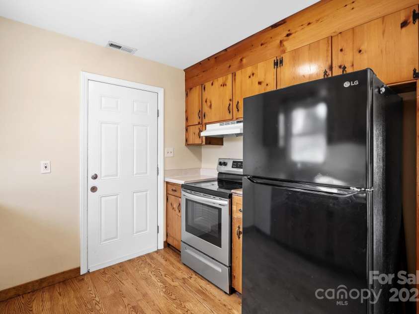 193 Dogwood Road, Candler, NC 28715.  MLS# CAR4319427, YatesRealty ID 3618. 