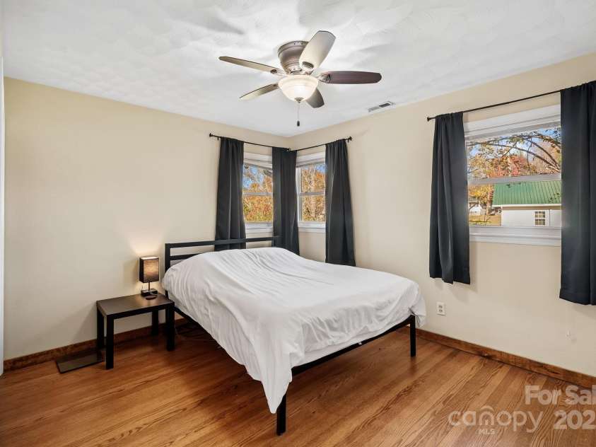 193 Dogwood Road, Candler, NC 28715.  MLS# CAR4319427, YatesRealty ID 3618. 