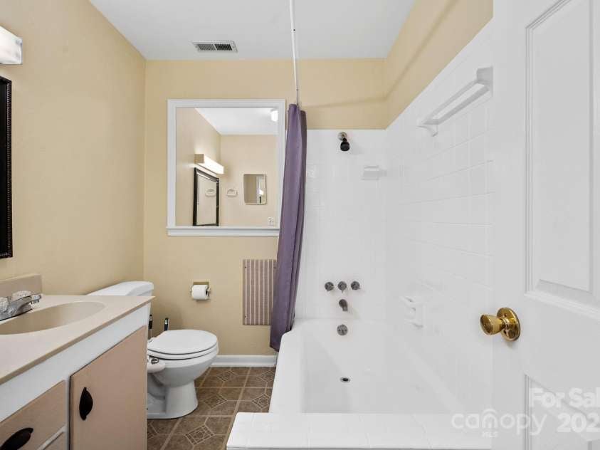 193 Dogwood Road, Candler, NC 28715.  MLS# CAR4319427, YatesRealty ID 3618. 