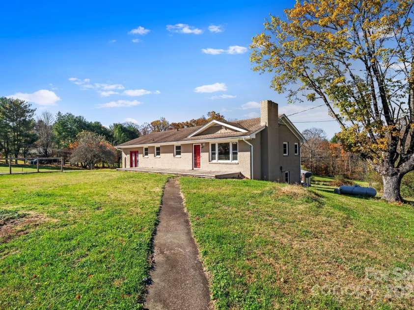 193 Dogwood Road, Candler, NC 28715.  MLS# CAR4319427, YatesRealty ID 3618. 