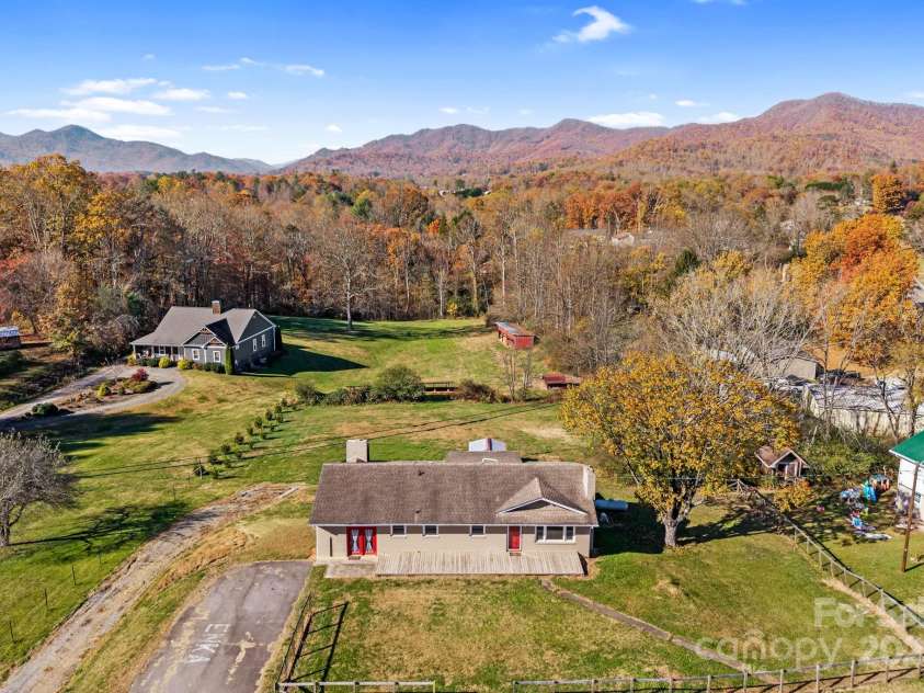 193 Dogwood Road, Candler, NC 28715.  MLS# CAR4319427, YatesRealty ID 3618. 