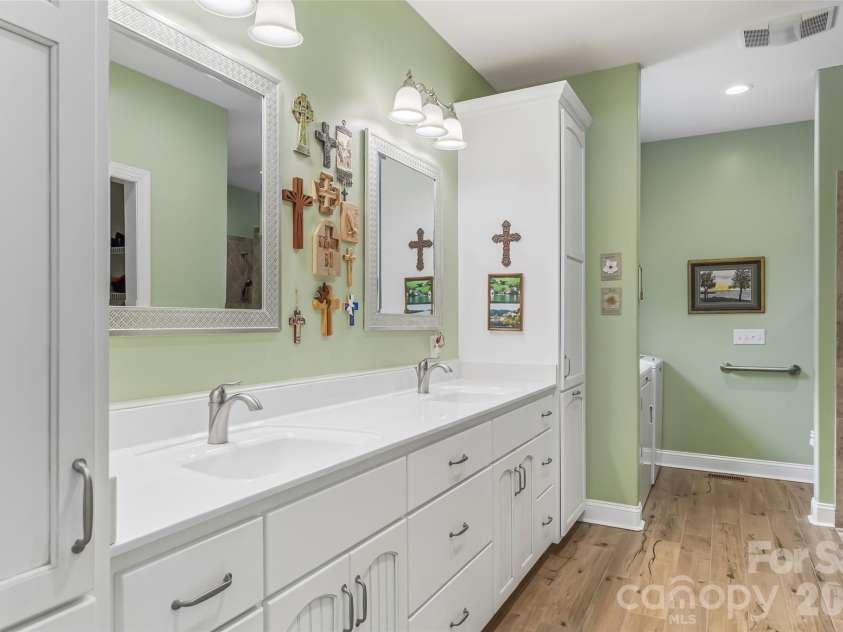 44 Whitman Court, Taylorsville, NC 28681.  MLS# CAR4336329, YatesRealty ID 3618. 