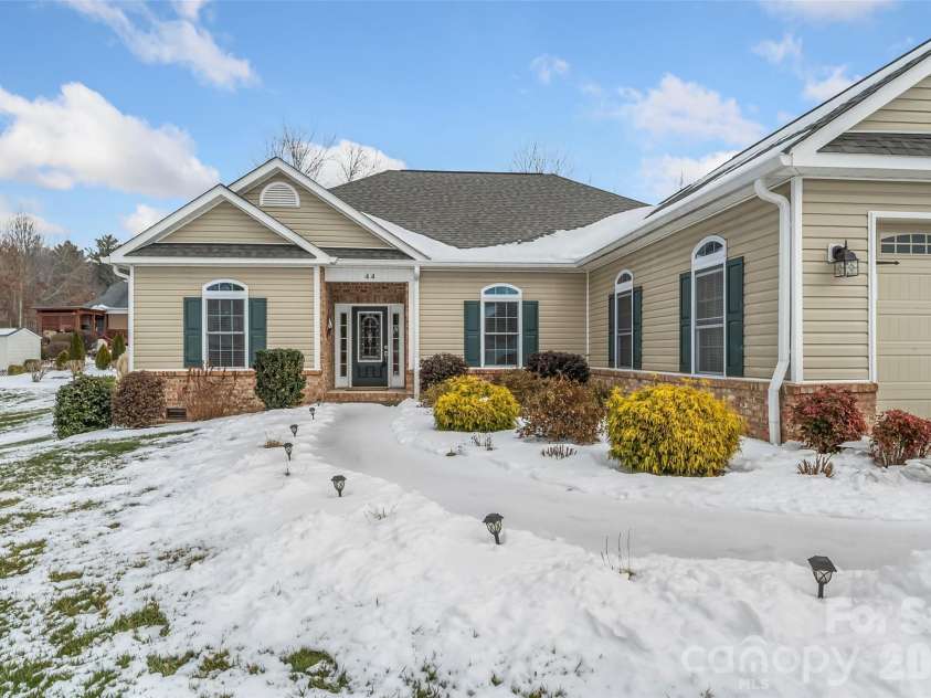 44 Whitman Court, Taylorsville, NC 28681.  MLS# CAR4336329, YatesRealty ID 3618. 