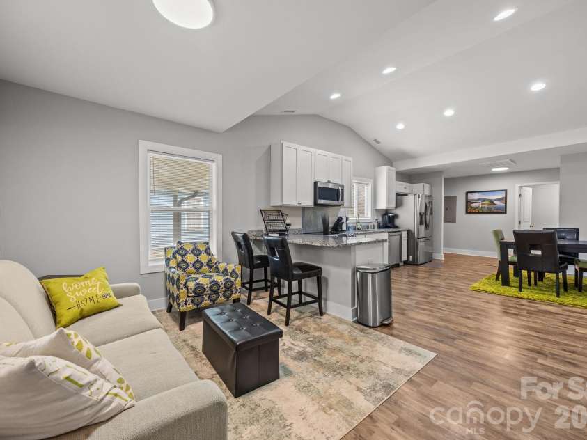 535 Flint Street, Rock Hill, SC 29730.  MLS# CAR4350228, YatesRealty ID 3618. 