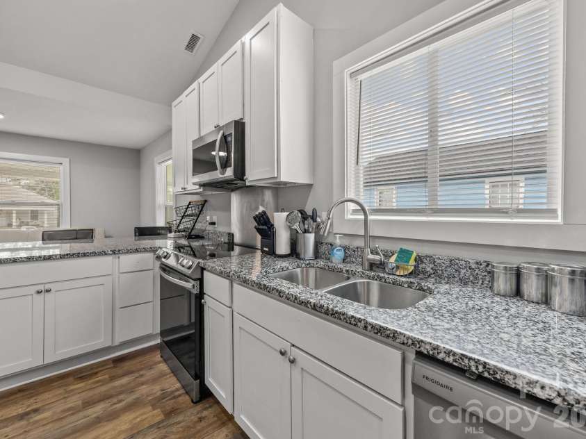 535 Flint Street, Rock Hill, SC 29730.  MLS# CAR4350228, YatesRealty ID 3618. 