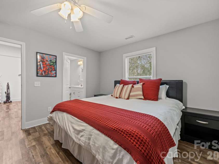 535 Flint Street, Rock Hill, SC 29730.  MLS# CAR4350228, YatesRealty ID 3618. 