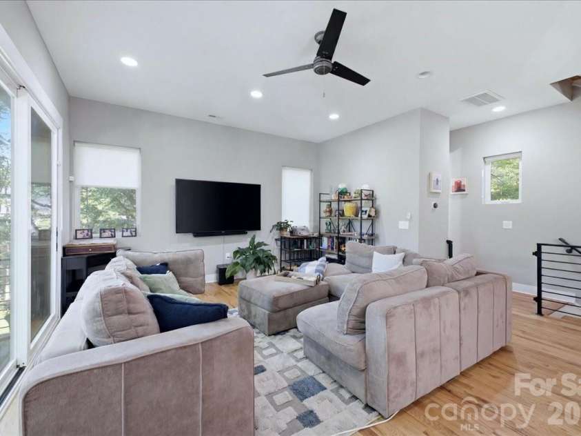 1315 Davidson Street, Charlotte, NC 28206.  MLS# CAR4400478, YatesRealty ID 36180. 