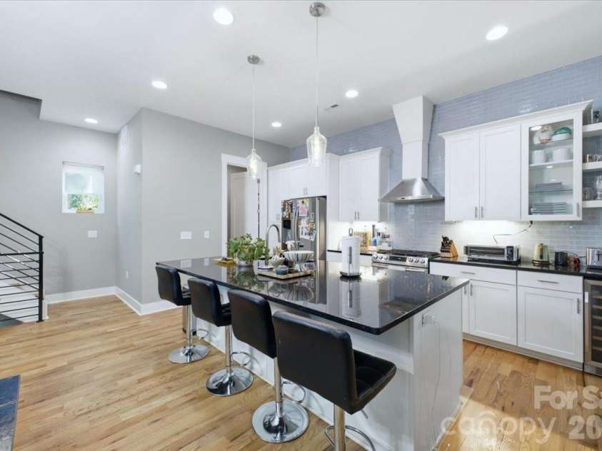 1315 Davidson Street, Charlotte, NC 28206.  MLS# CAR4400478, YatesRealty ID 36180. Kitchen